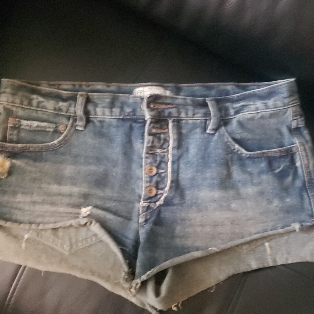 Cut off jeans